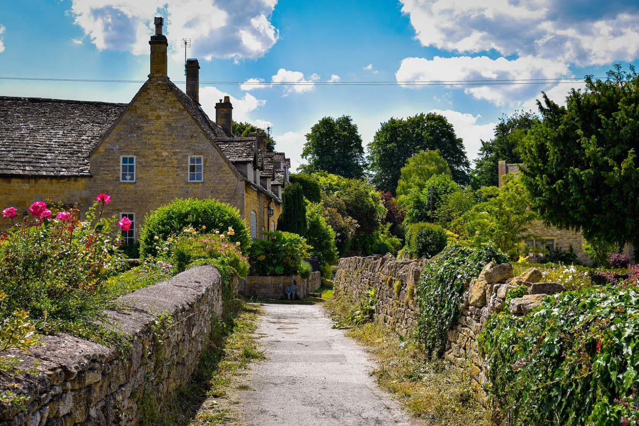 A Journey Through the Enchanting Cotswolds