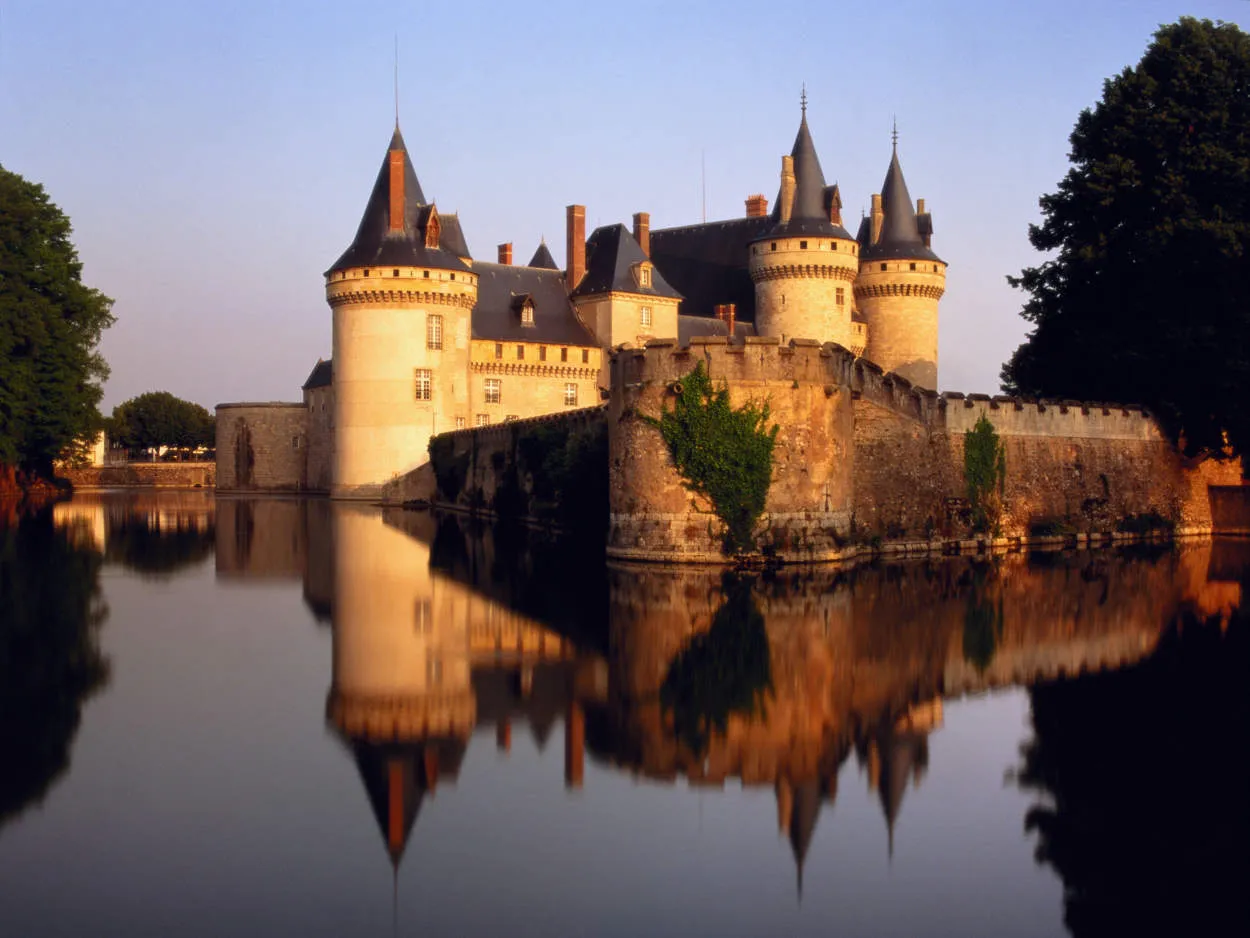 Châteaux of the Loire Valley: A Regal Tour Through History