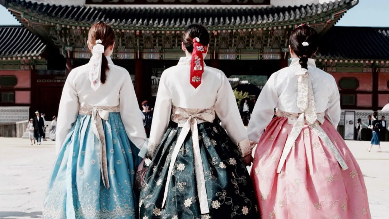 Hanbok Experience in Korea: Dress Like a Local