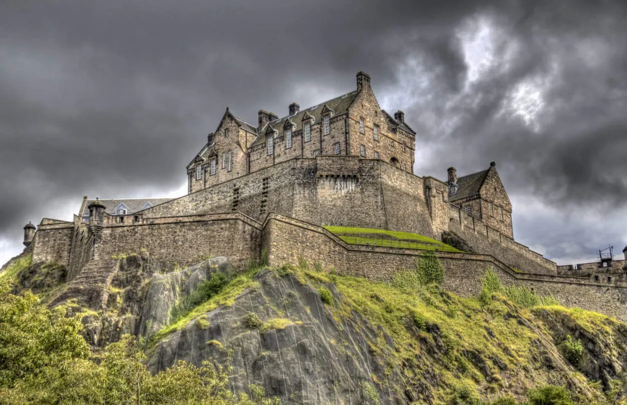 Historic Edinburgh: A City of Legends