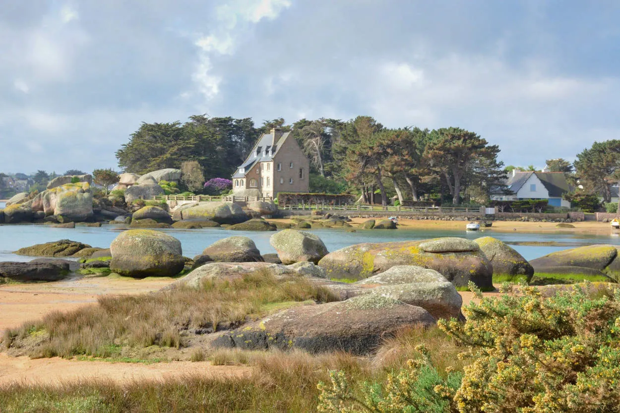 The Beauty of Brittany: Coastal Charms and Celtic Culture - INDOTIM.NET