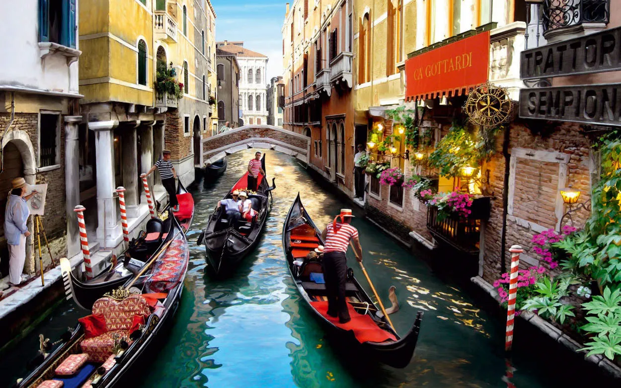 Venice: Navigating the Canals of Romance