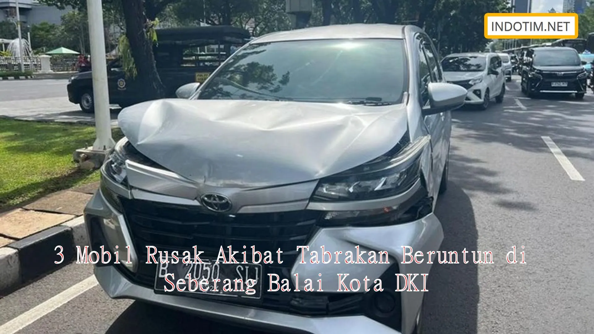 3 Mobil Rusak Akibat Tabrakan Beruntun di Seberang Balai Kota DKI