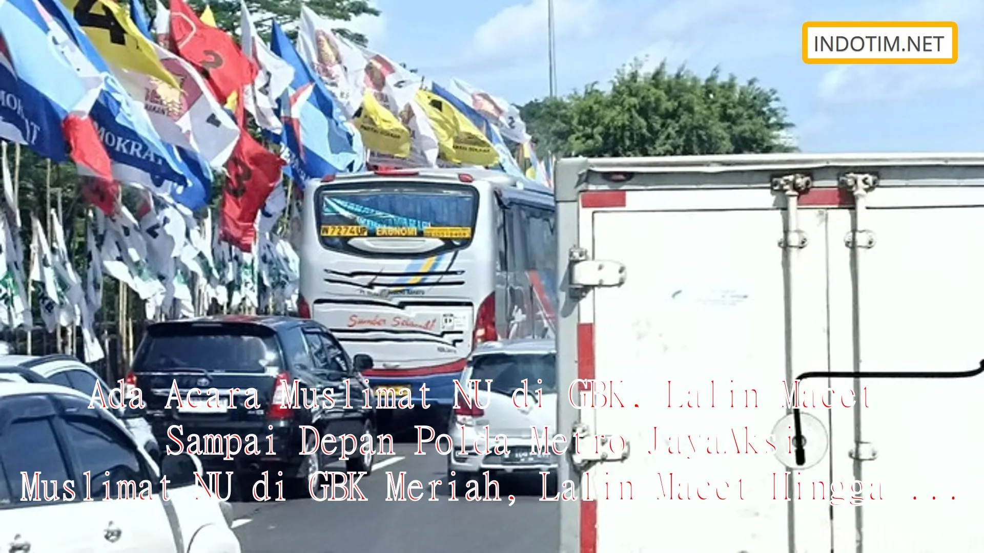 Ada Acara Muslimat NU di GBK, Lalin Macet Sampai Depan Polda Metro JayaAksi Muslimat NU di GBK Meriah, Lalin Macet Hingga Depan Polda Metro Jaya