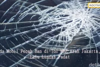 Ada Mobil Pecah Ban di Tol MBZ Arah Jakarta, Lalu Lintas Padat