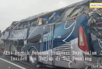 Aksi Heroik Babinsa Evakuasi Bayi dalam Insiden Bus Terjun di Tol Pemalang