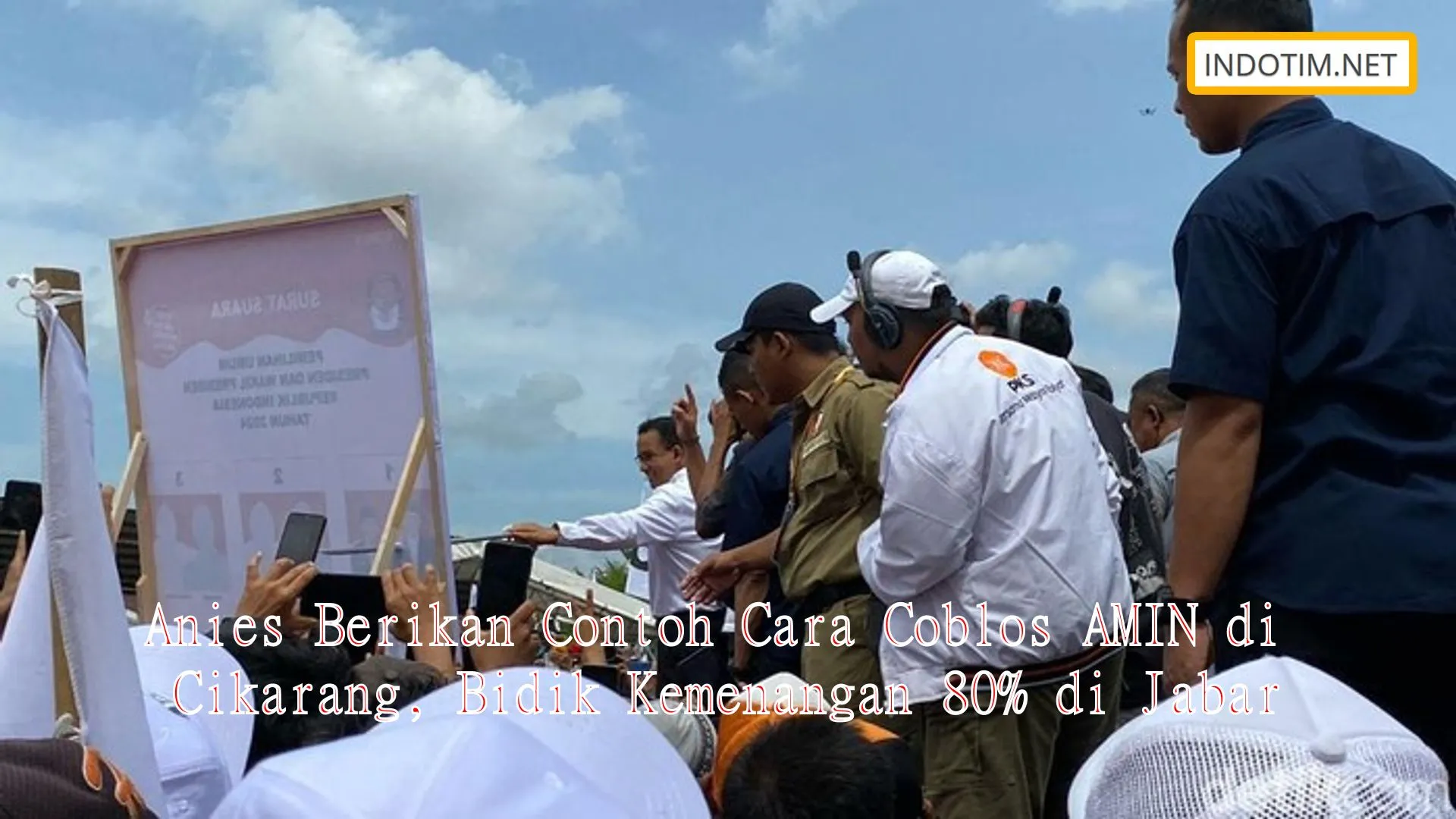 Anies Berikan Contoh Cara Coblos AMIN di Cikarang, Bidik Kemenangan 80% di Jabar