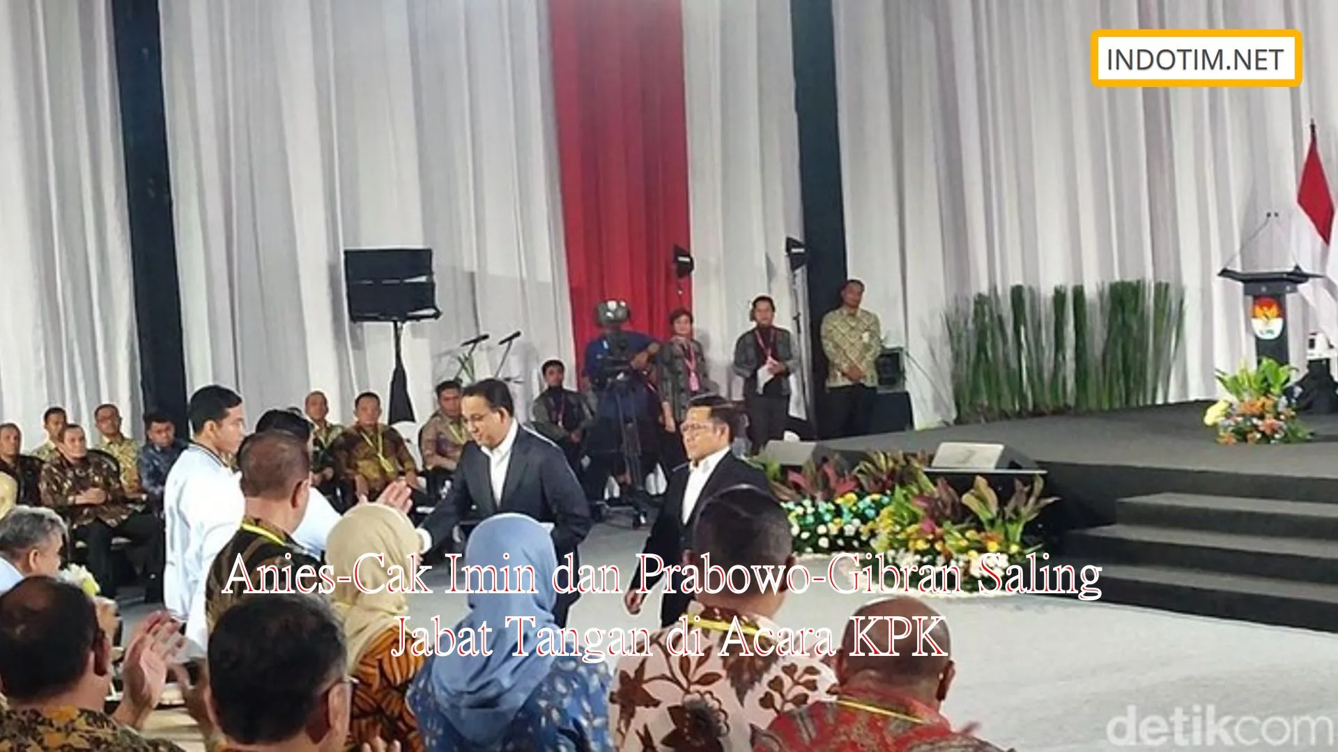 Anies-Cak Imin dan Prabowo-Gibran Saling Jabat Tangan di Acara KPK