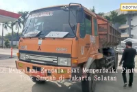 DLH Mengalami Kendala saat Memperbaiki Pintu Truk Sampah di Jakarta Selatan