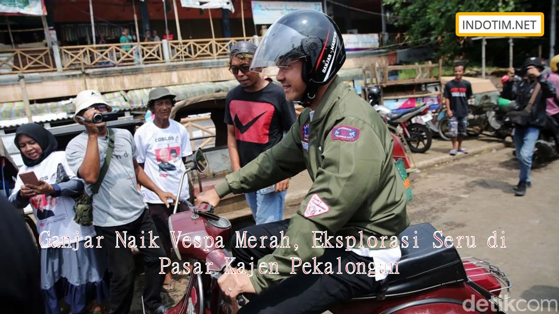 Ganjar Naik Vespa Merah, Eksplorasi Seru di Pasar Kajen Pekalongan