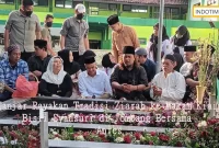 Ganjar Rayakan Tradisi Ziarah ke Makam Kiai Bisri Syansuri di Jombang Bersama Anies