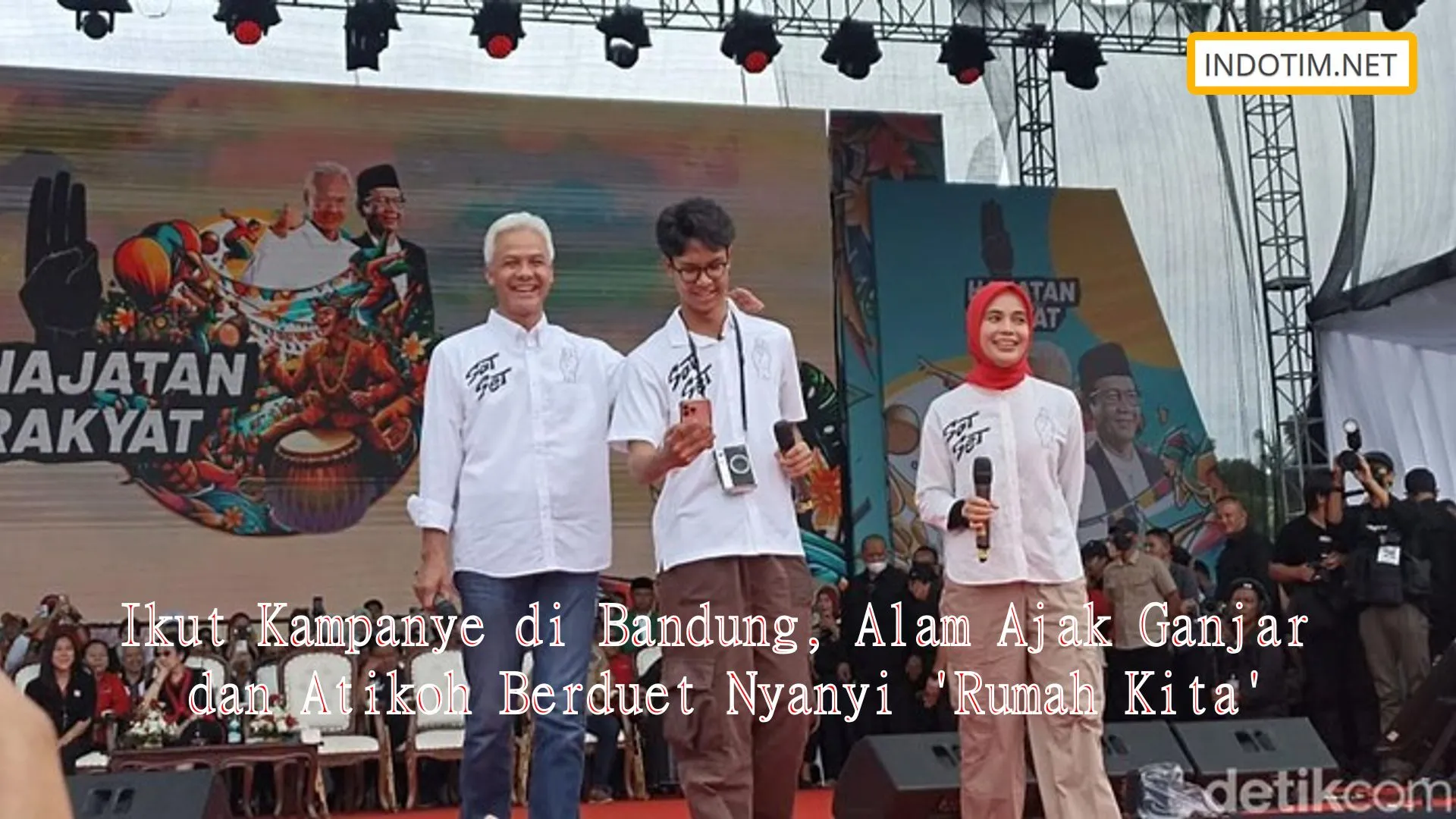 Ikut Kampanye di Bandung, Alam Ajak Ganjar dan Atikoh Berduet Nyanyi 'Rumah Kita'
