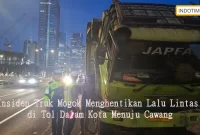 Insiden Truk Mogok Menghentikan Lalu Lintas di Tol Dalam Kota Menuju Cawang