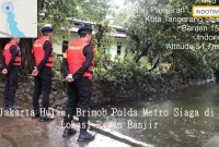 Jakarta Hujan, Brimob Polda Metro Siaga di Lokasi Rawan Banjir