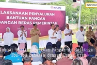 Jokowi Periksa Bantuan Pangan di Salatiga: Ibu-Ibu Bahagia dengan Penyaluran