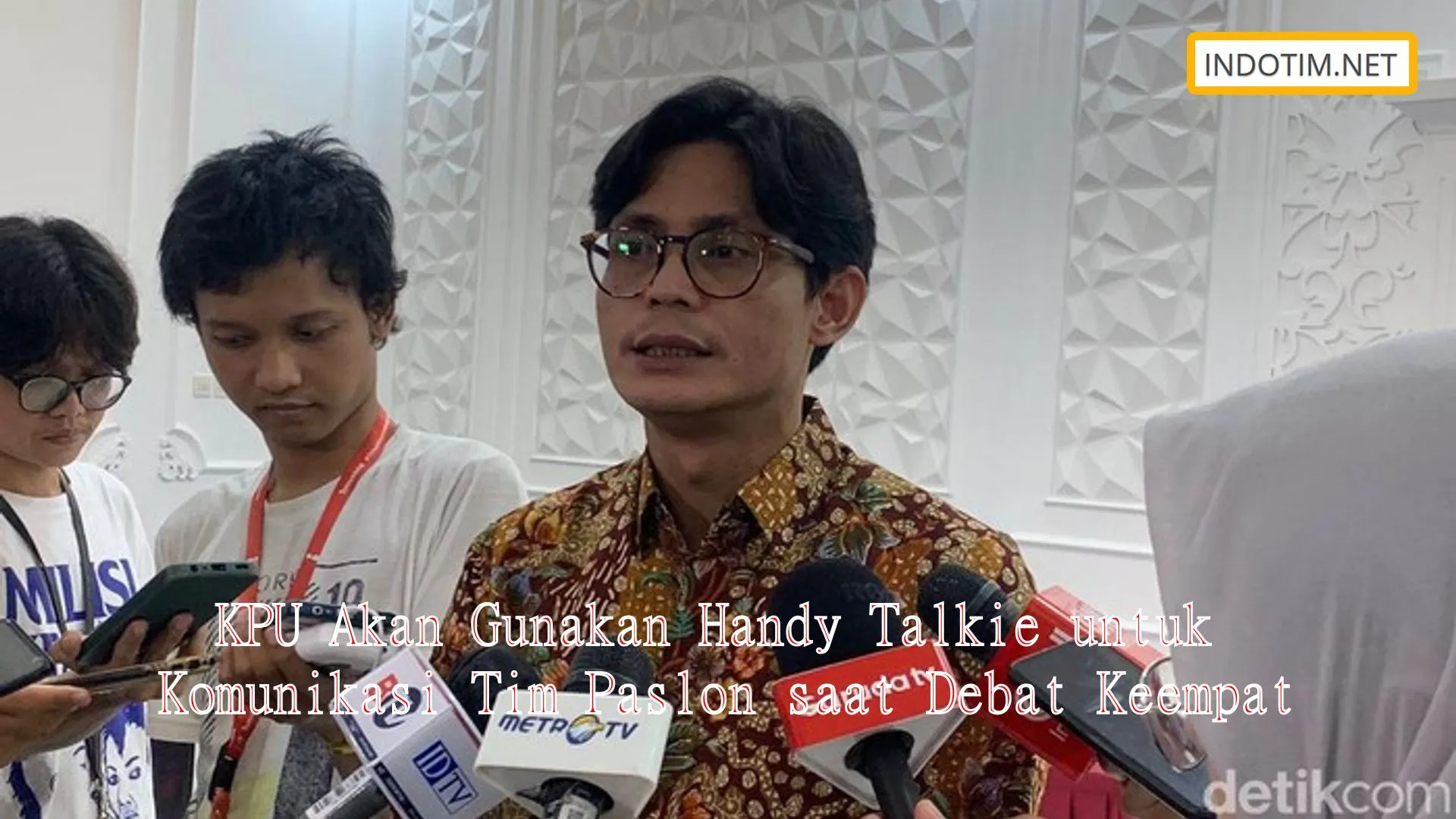 KPU Akan Gunakan Handy Talkie untuk Komunikasi Tim Paslon saat Debat Keempat