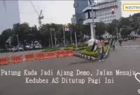 Patung Kuda Jadi Ajang Demo, Jalan Menuju Kedubes AS Ditutup Pagi Ini