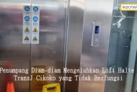 Penumpang Diam-diam Mengeluhkan Lift Halte TransJ Cikoko yang Tidak Berfungsi