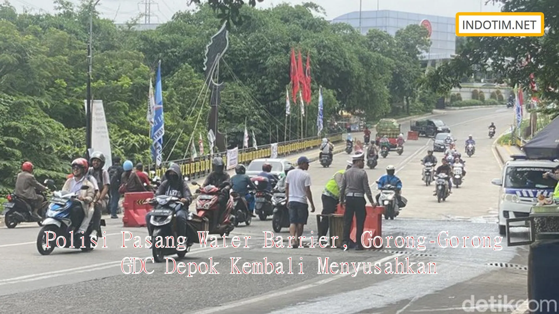Polisi Pasang Water Barrier, Gorong-Gorong GDC Depok Kembali Menyusahkan
