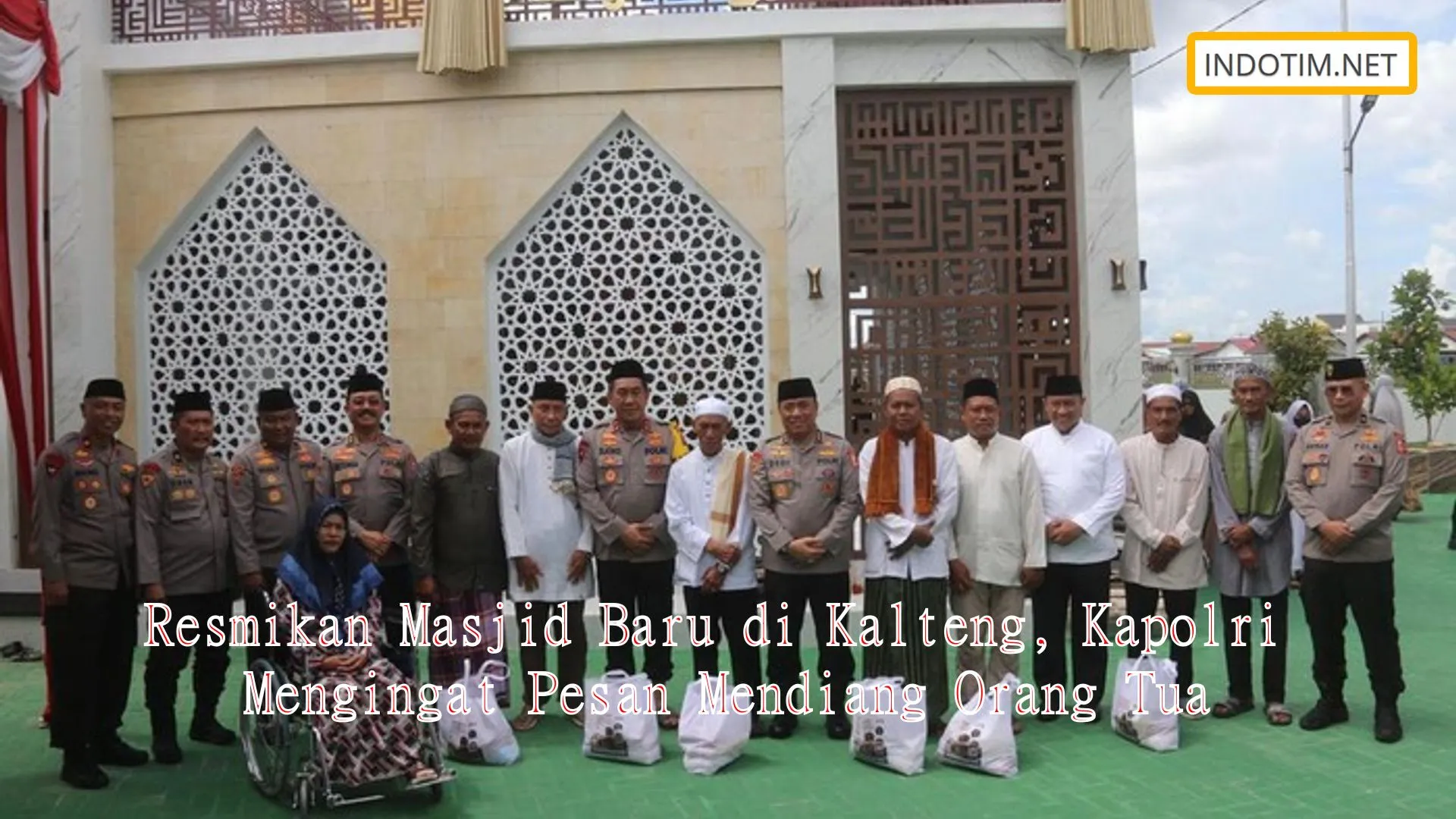 Resmikan Masjid Baru di Kalteng, Kapolri Mengingat Pesan Mendiang Orang Tua