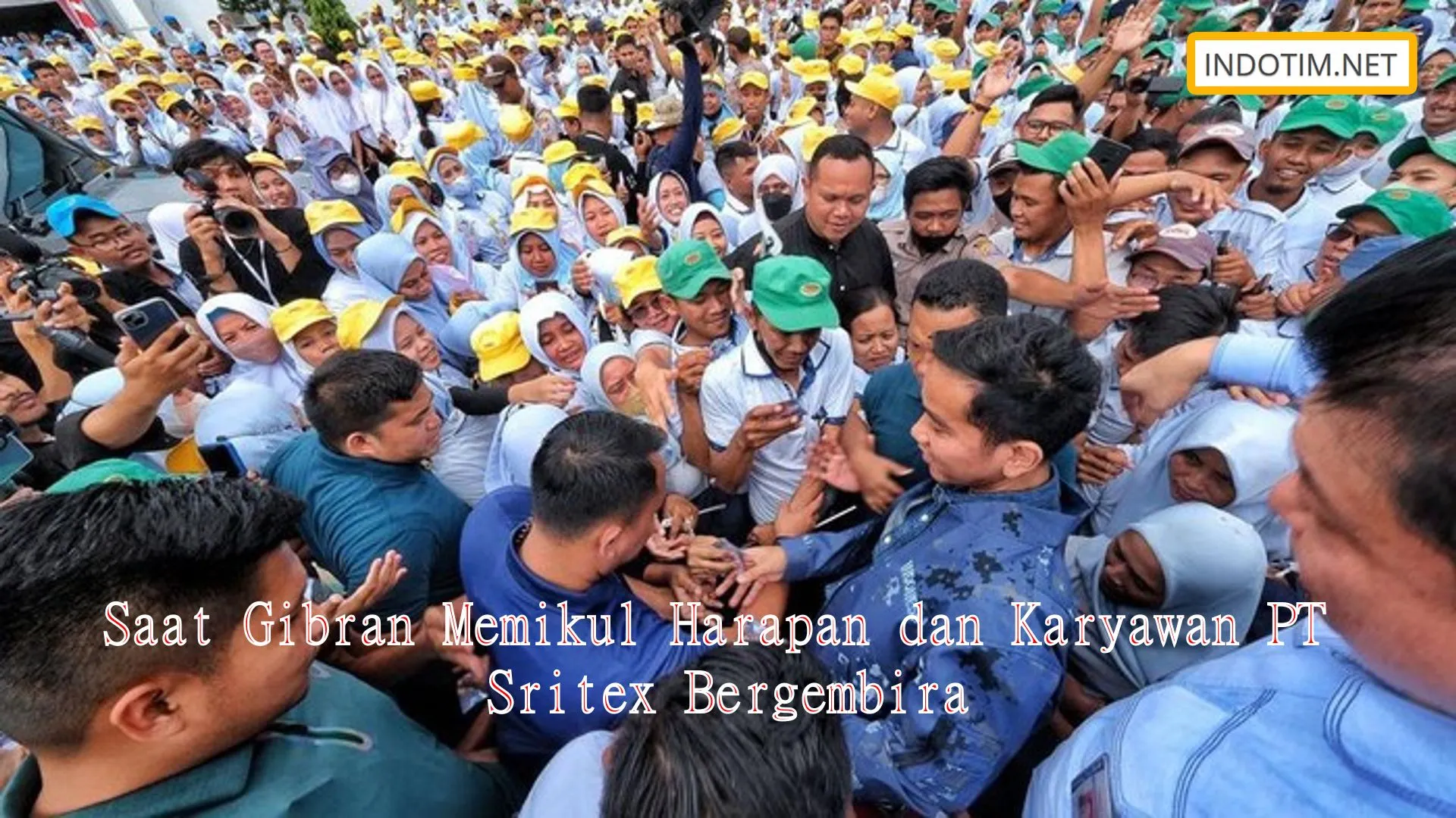 Saat Gibran Memikul Harapan dan Karyawan PT Sritex Bergembira