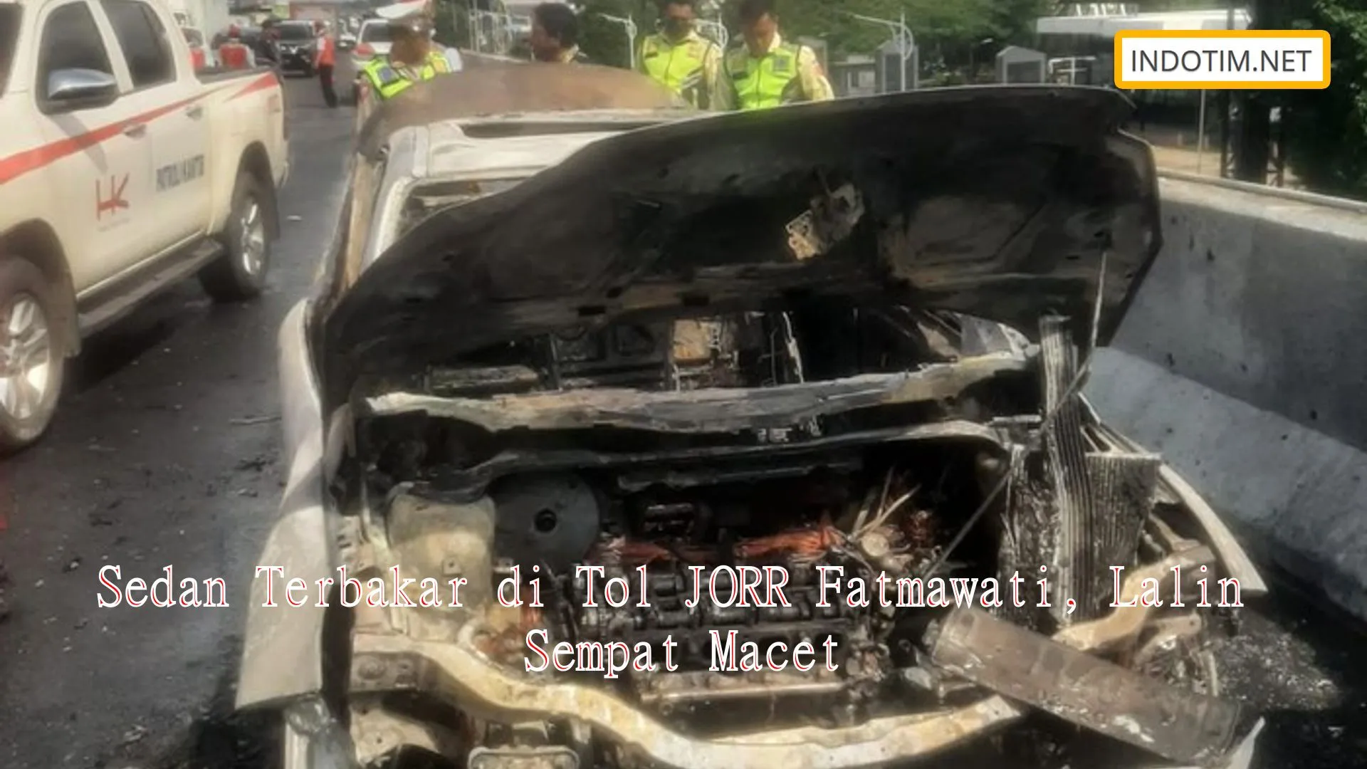 Sedan Terbakar di Tol JORR Fatmawati, Lalin Sempat Macet