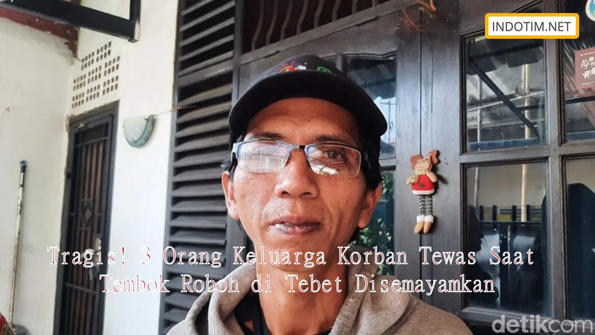 Tragis! 3 Orang Keluarga Korban Tewas Saat Tembok Roboh di Tebet Disemayamkan