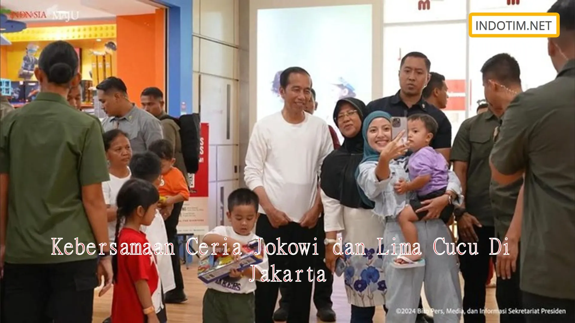 Kebersamaan Ceria Jokowi dan Lima Cucu Di Jakarta