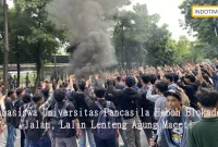 Mahasiswa Universitas Pancasila Heboh Blokade Jalan, Lalin Lenteng Agung Macet!