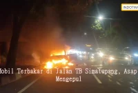 Mobil Terbakar di Jalan TB Simatupang, Asap Mengepul