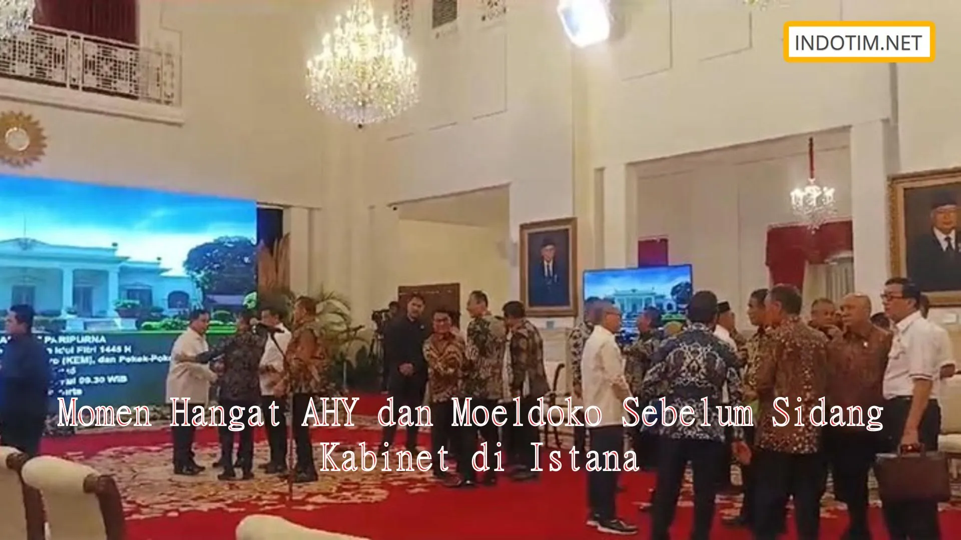 Momen Hangat AHY dan Moeldoko Sebelum Sidang Kabinet di Istana