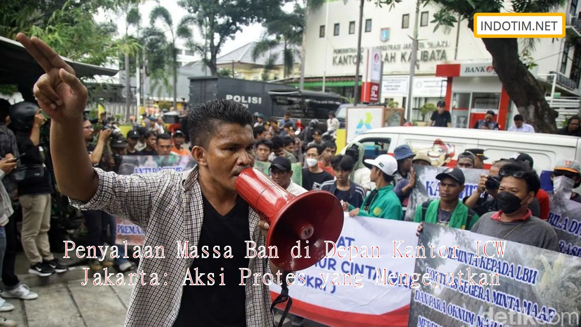 Penyalaan Massa Ban di Depan Kantor ICW Jakarta: Aksi Protes yang Mengejutkan