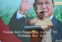 Prabowo Raih Penghargaan Jenderal TNI Terkemuka Hari Ini