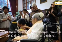 Prabowo Syukuran-Sungkem di Hadapan Sukartini Setelah Dianugerahi Gelar Jenderal