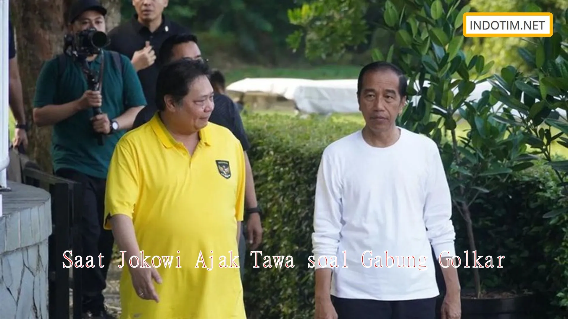 Saat Jokowi Ajak Tawa soal Gabung Golkar