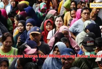 Antusiasme Warga Saat Mengunjungi Pasar Murah