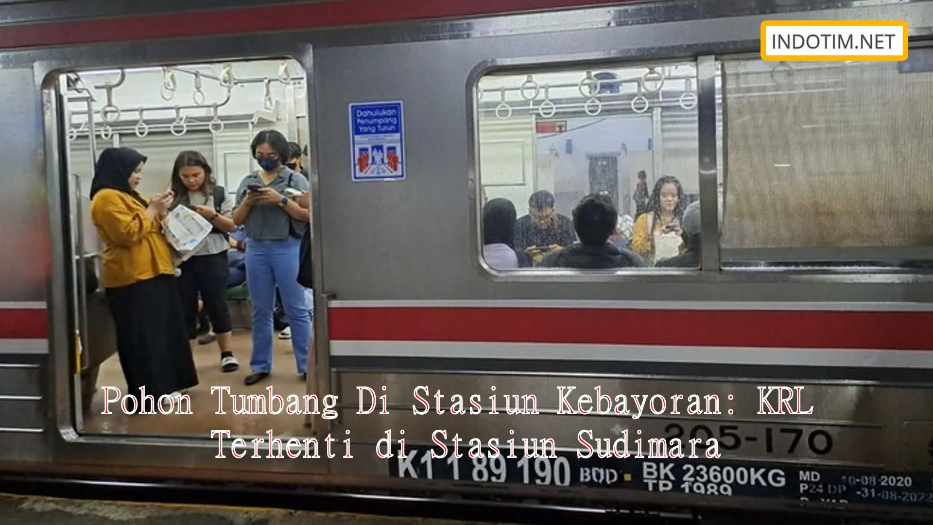 Pohon Tumbang Di Stasiun Kebayoran: KRL Terhenti di Stasiun Sudimara